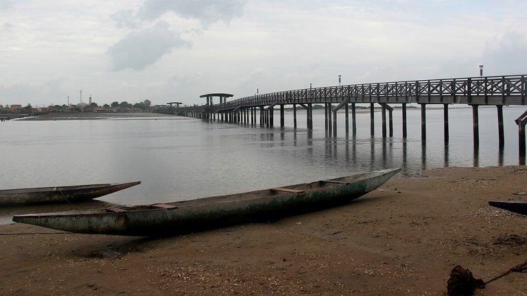 🏝️ Joal-Fadiouth : une escapade culturelle et spirituelle inoubliable